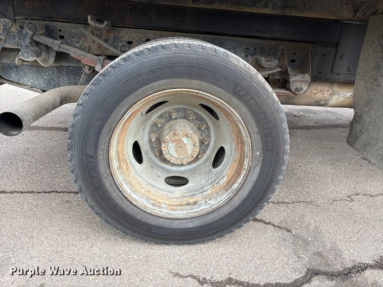 image for item EM6100 2006 Ford F550 dump truck