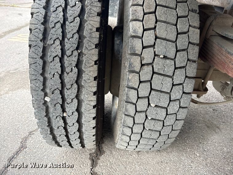 image for item EM6100 2006 Ford F550 dump truck