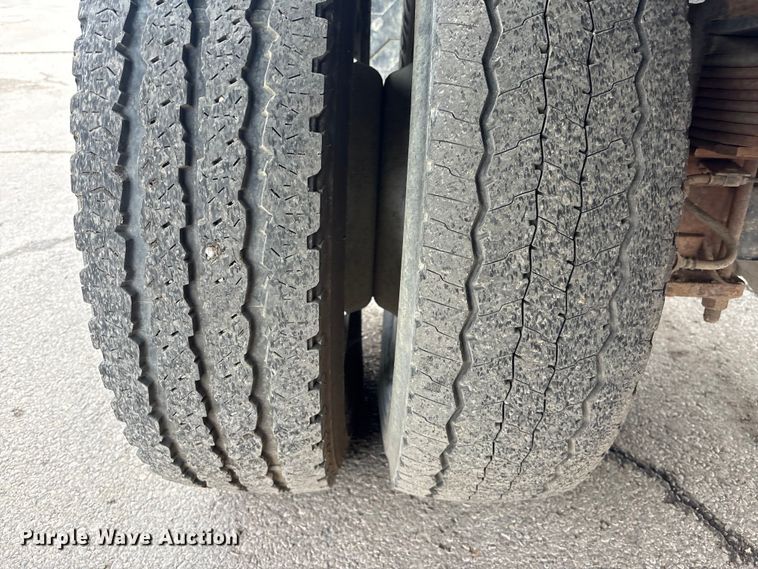 image for item EM6100 2006 Ford F550 dump truck