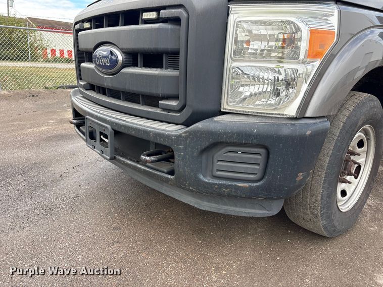 image for item EM6101 2013 Ford F250 Super Duty SuperCab pickup truck