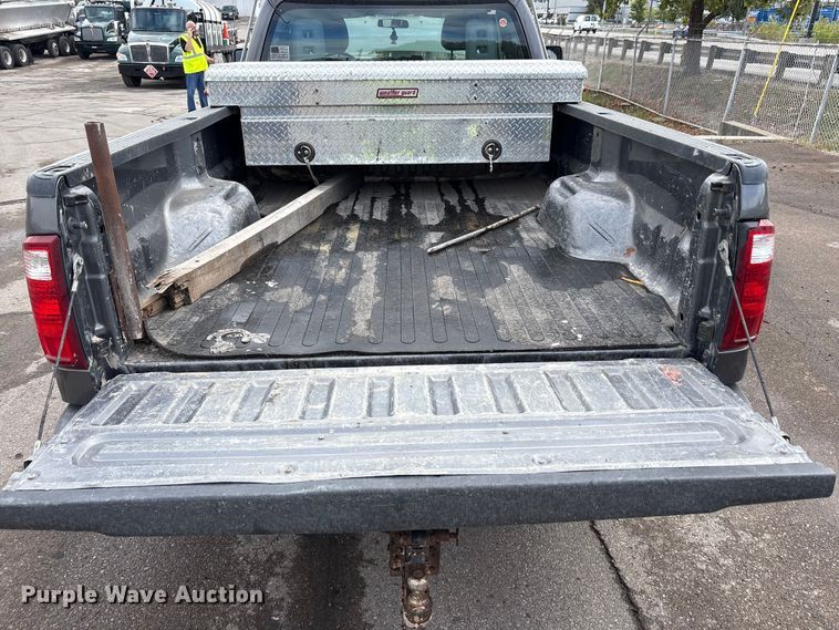 image for item EM6101 2013 Ford F250 Super Duty SuperCab pickup truck