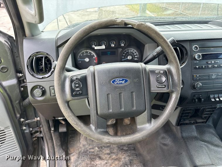 image for item EM6101 2013 Ford F250 Super Duty SuperCab pickup truck