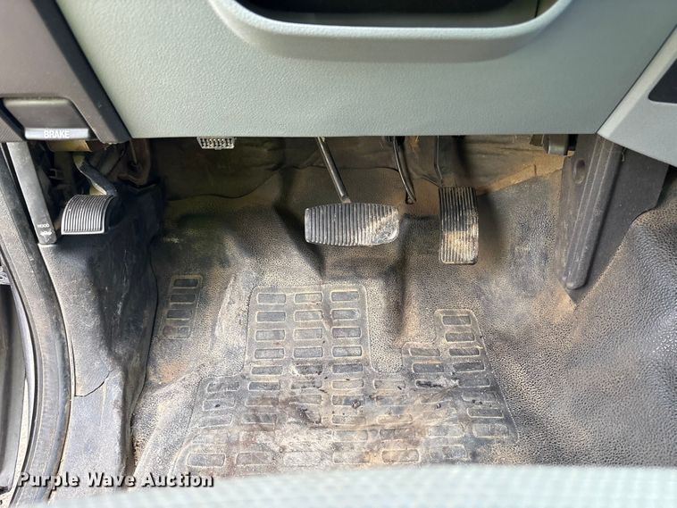 image for item EM6101 2013 Ford F250 Super Duty SuperCab pickup truck