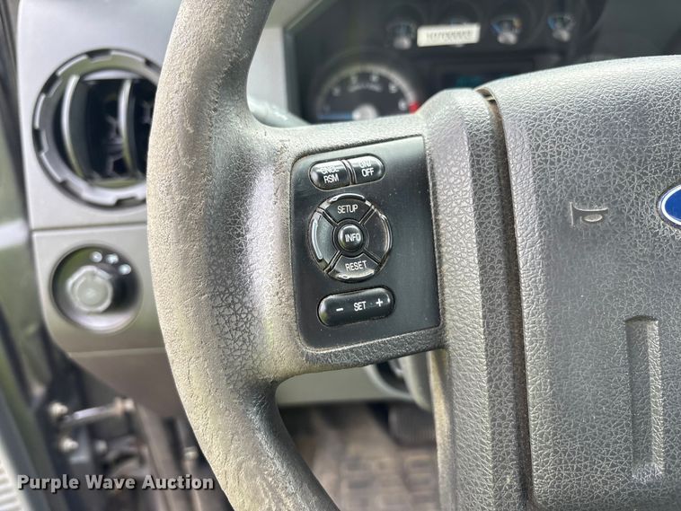 image for item EM6101 2013 Ford F250 Super Duty SuperCab pickup truck