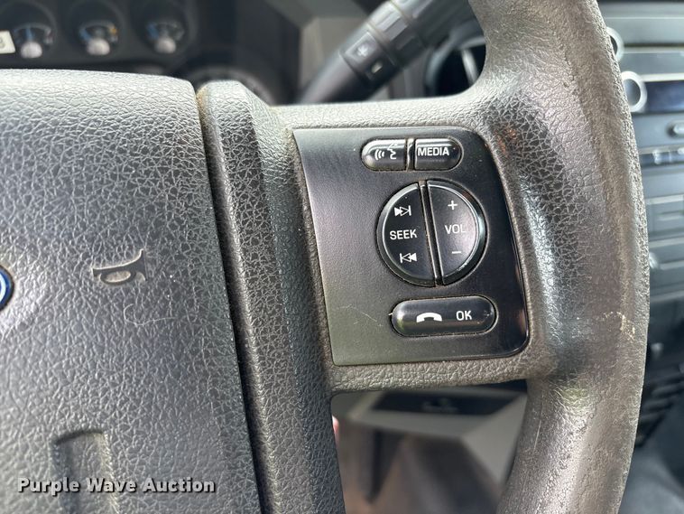 image for item EM6101 2013 Ford F250 Super Duty SuperCab pickup truck