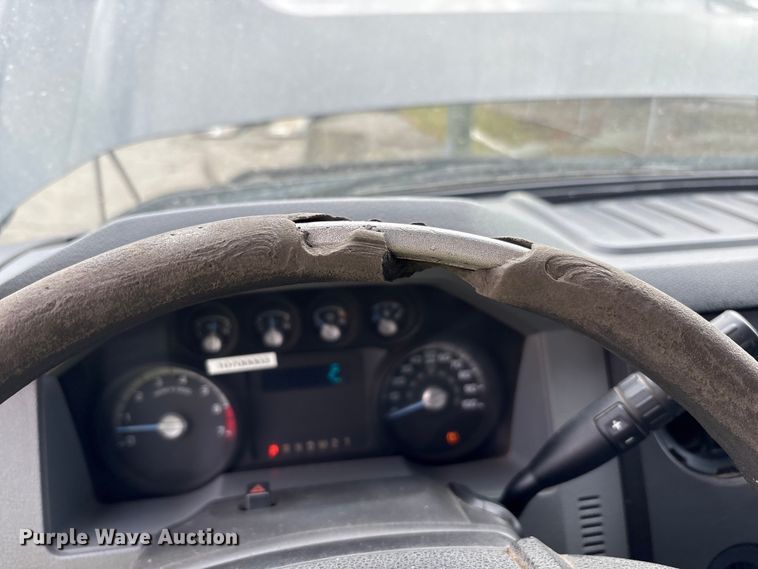 image for item EM6101 2013 Ford F250 Super Duty SuperCab pickup truck