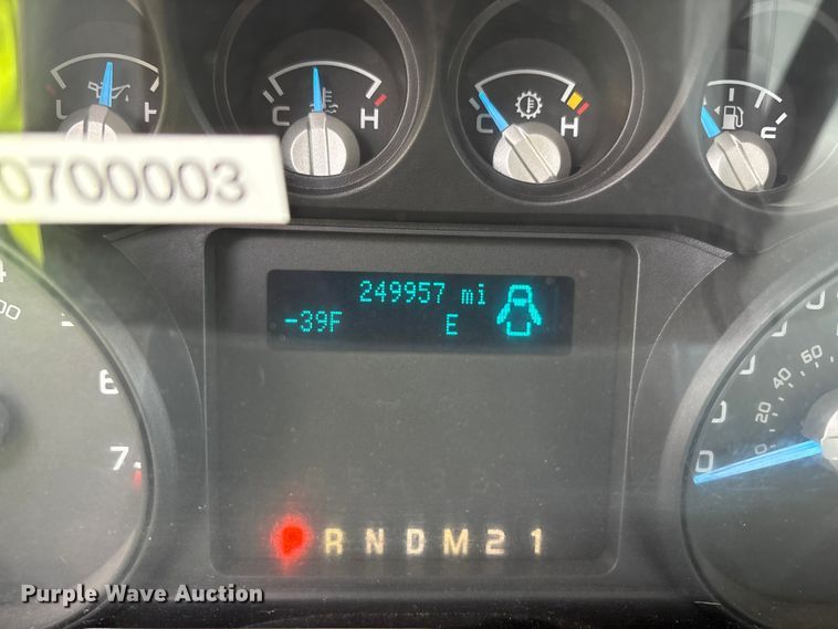 image for item EM6101 2013 Ford F250 Super Duty SuperCab pickup truck