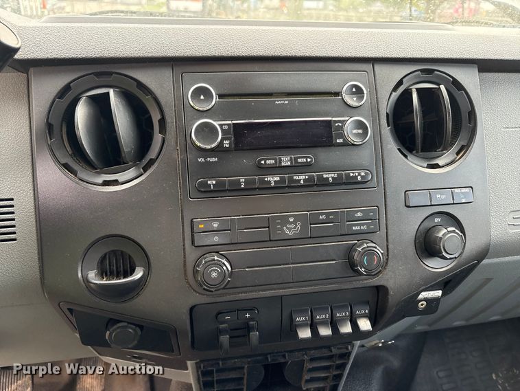 image for item EM6101 2013 Ford F250 Super Duty SuperCab pickup truck