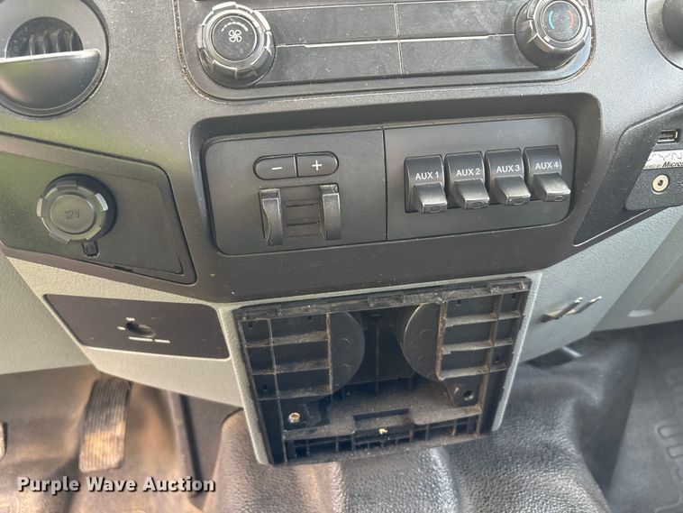 image for item EM6101 2013 Ford F250 Super Duty SuperCab pickup truck