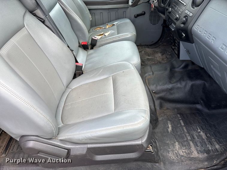 image for item EM6101 2013 Ford F250 Super Duty SuperCab pickup truck