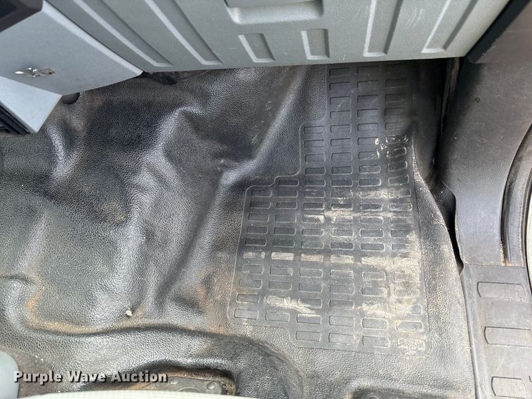 image for item EM6101 2013 Ford F250 Super Duty SuperCab pickup truck