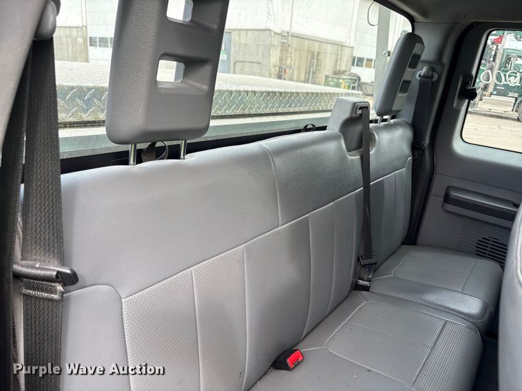 image for item EM6101 2013 Ford F250 Super Duty SuperCab pickup truck