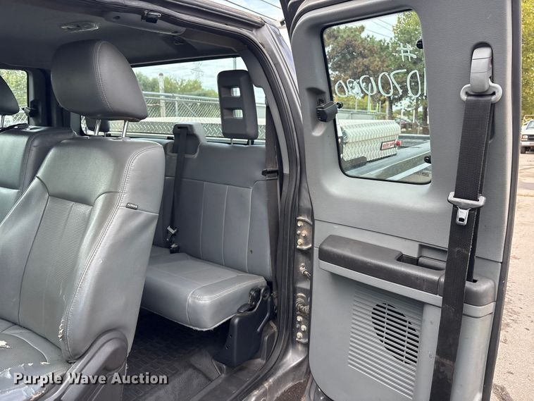 image for item EM6101 2013 Ford F250 Super Duty SuperCab pickup truck