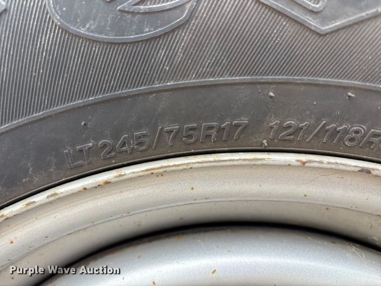 image for item EM6101 2013 Ford F250 Super Duty SuperCab pickup truck