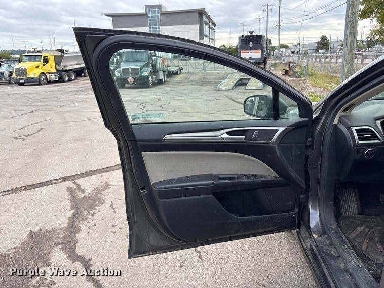 image for item EM6102 2017 Ford Fusion 