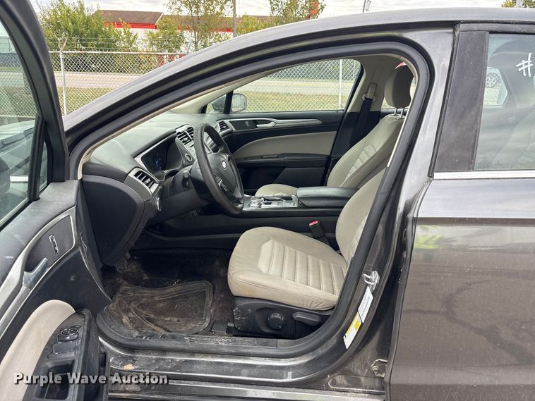 image for item EM6102 2017 Ford Fusion 