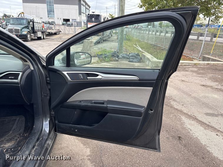 image for item EM6102 2017 Ford Fusion 