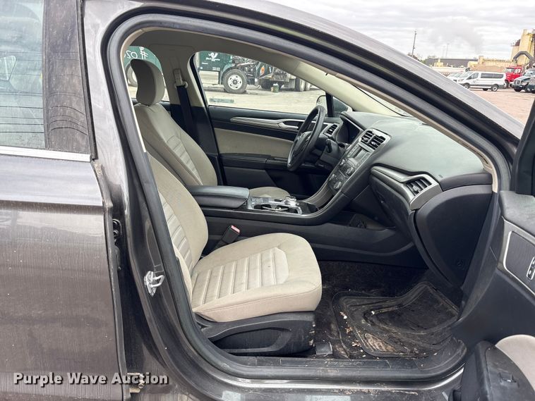 image for item EM6102 2017 Ford Fusion 