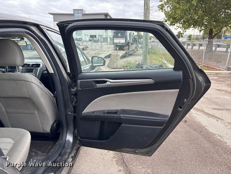 image for item EM6102 2017 Ford Fusion 