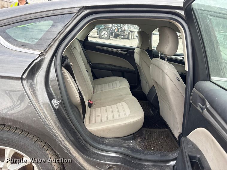 image for item EM6102 2017 Ford Fusion 