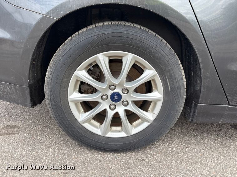 image for item EM6102 2017 Ford Fusion 