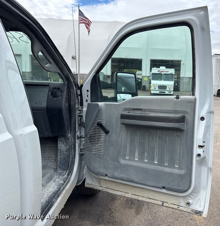 image for item EM6103 2015 Ford F250 Super Duty pickup truck