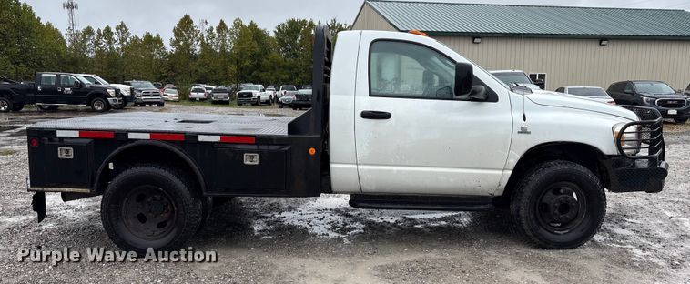 image for item EM6104 2006 Dodge Ram 3500 flatbed pickup truck