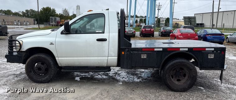 image for item EM6104 2006 Dodge Ram 3500 flatbed pickup truck