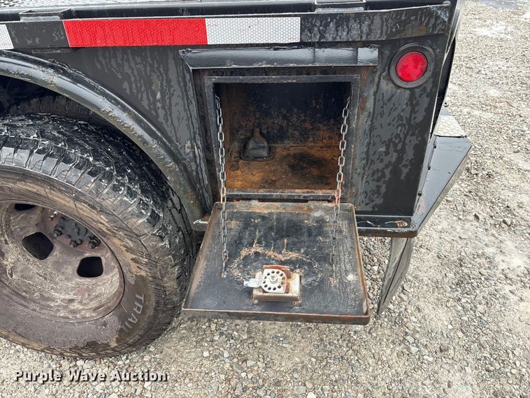 image for item EM6104 2006 Dodge Ram 3500 flatbed pickup truck