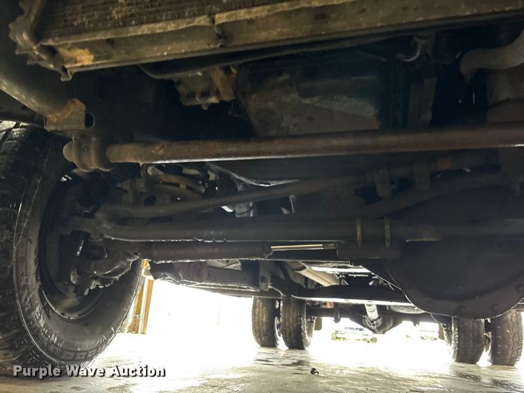 image for item EM6104 2006 Dodge Ram 3500 flatbed pickup truck