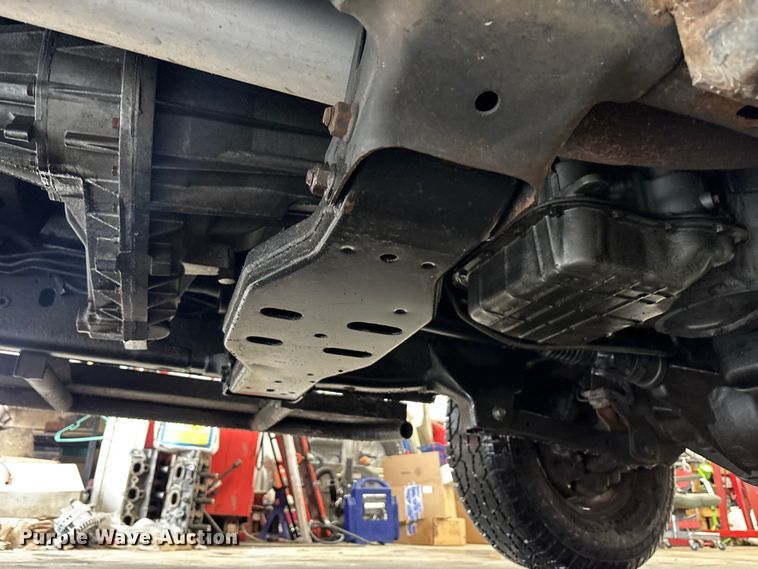 image for item EM6104 2006 Dodge Ram 3500 flatbed pickup truck