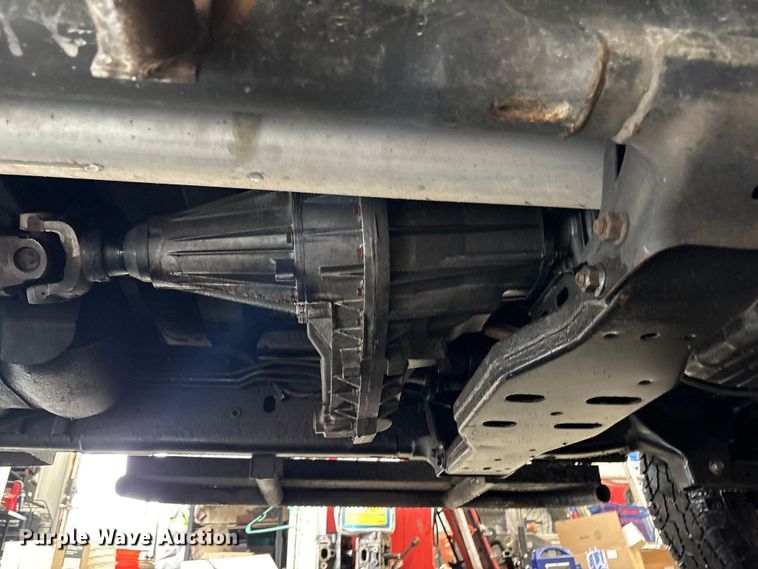 image for item EM6104 2006 Dodge Ram 3500 flatbed pickup truck