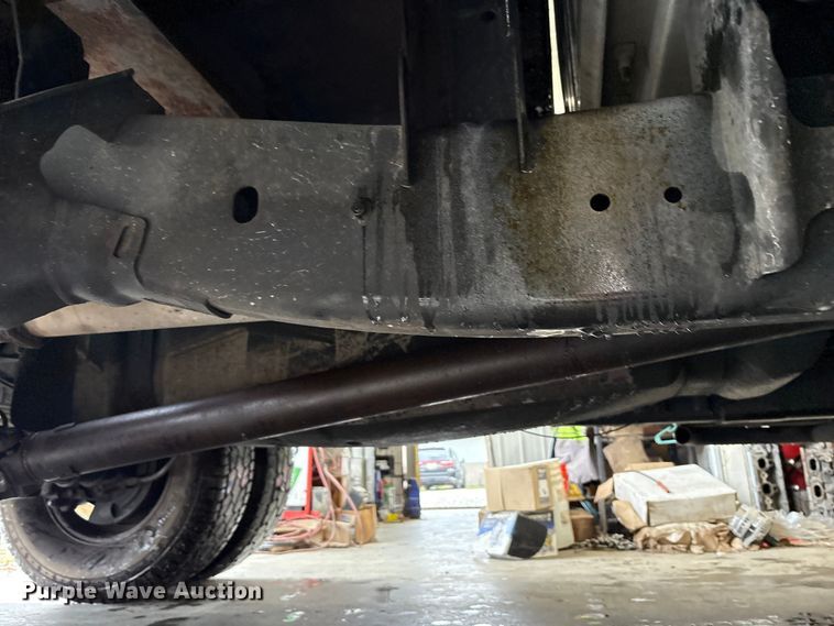 image for item EM6104 2006 Dodge Ram 3500 flatbed pickup truck