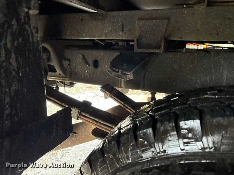 image for item EM6104 2006 Dodge Ram 3500 flatbed pickup truck