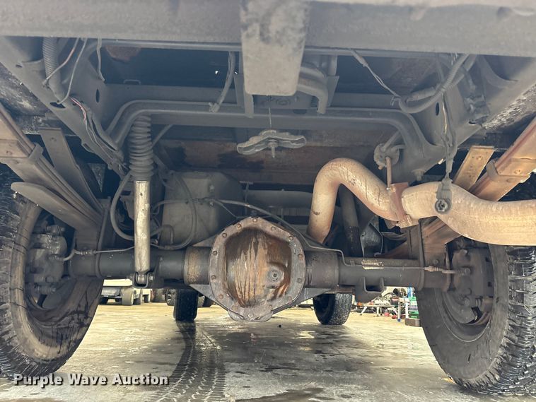 image for item EM6104 2006 Dodge Ram 3500 flatbed pickup truck