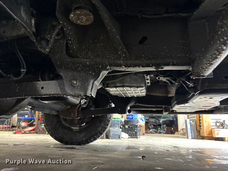 image for item EM6104 2006 Dodge Ram 3500 flatbed pickup truck