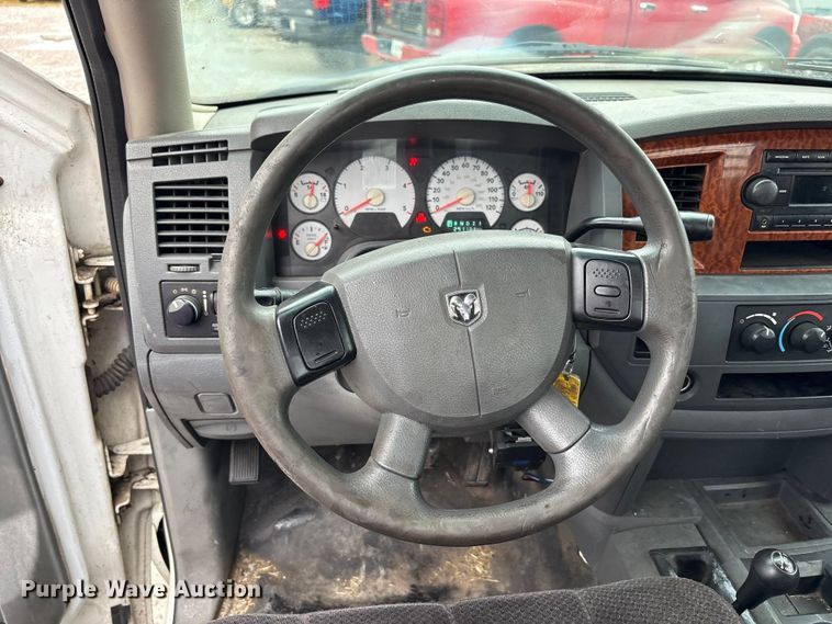 image for item EM6104 2006 Dodge Ram 3500 flatbed pickup truck