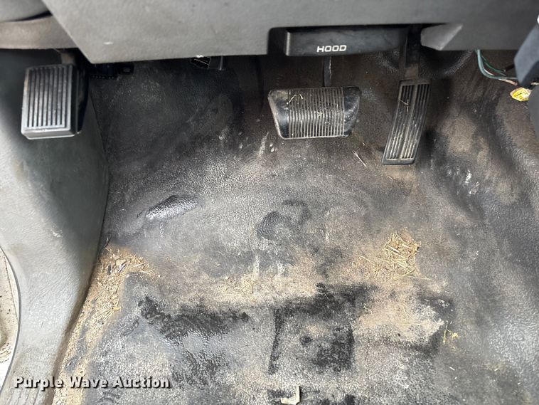 image for item EM6104 2006 Dodge Ram 3500 flatbed pickup truck