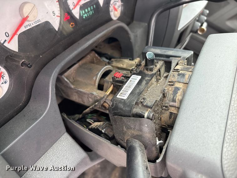 image for item EM6104 2006 Dodge Ram 3500 flatbed pickup truck