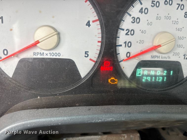 image for item EM6104 2006 Dodge Ram 3500 flatbed pickup truck