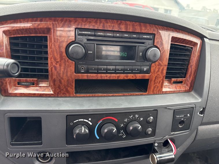 image for item EM6104 2006 Dodge Ram 3500 flatbed pickup truck