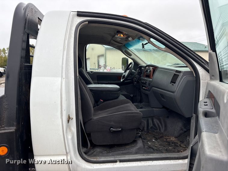 image for item EM6104 2006 Dodge Ram 3500 flatbed pickup truck