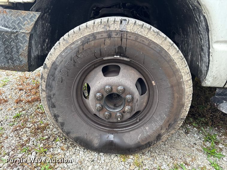 image for item EM6104 2006 Dodge Ram 3500 flatbed pickup truck