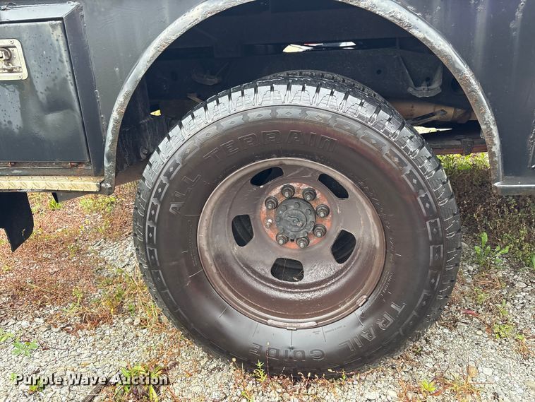 image for item EM6104 2006 Dodge Ram 3500 flatbed pickup truck