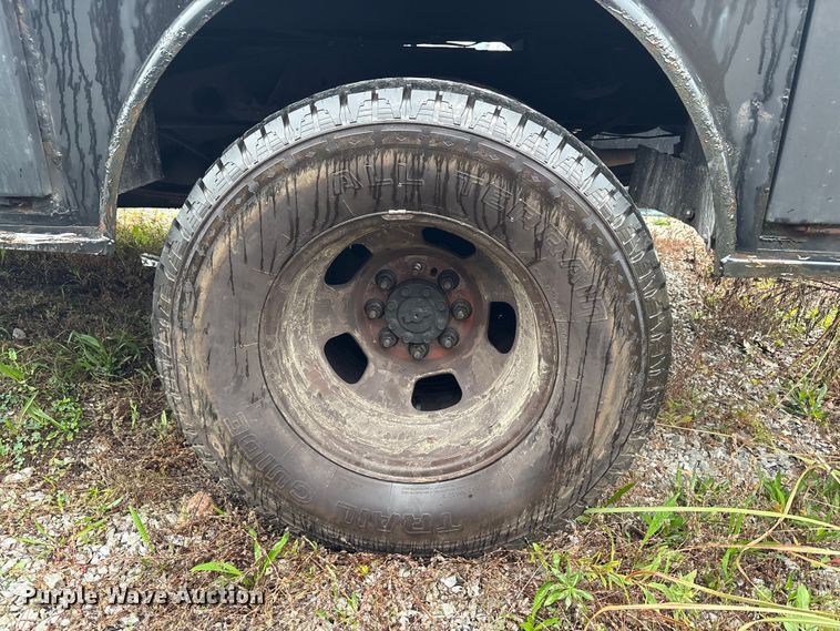 image for item EM6104 2006 Dodge Ram 3500 flatbed pickup truck