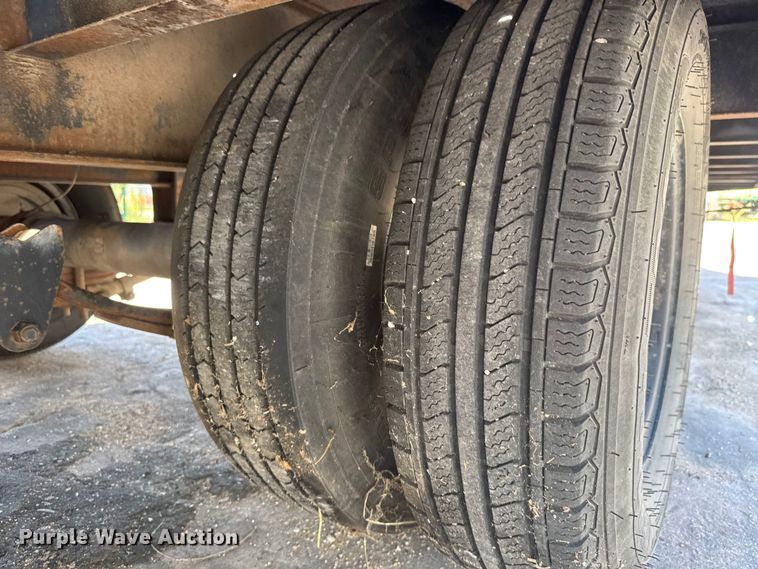 image for item EM8153 1994 Interstate  equipment trailer