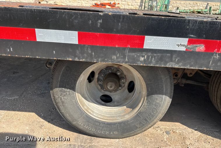 image for item EM8153 1994 Interstate  equipment trailer