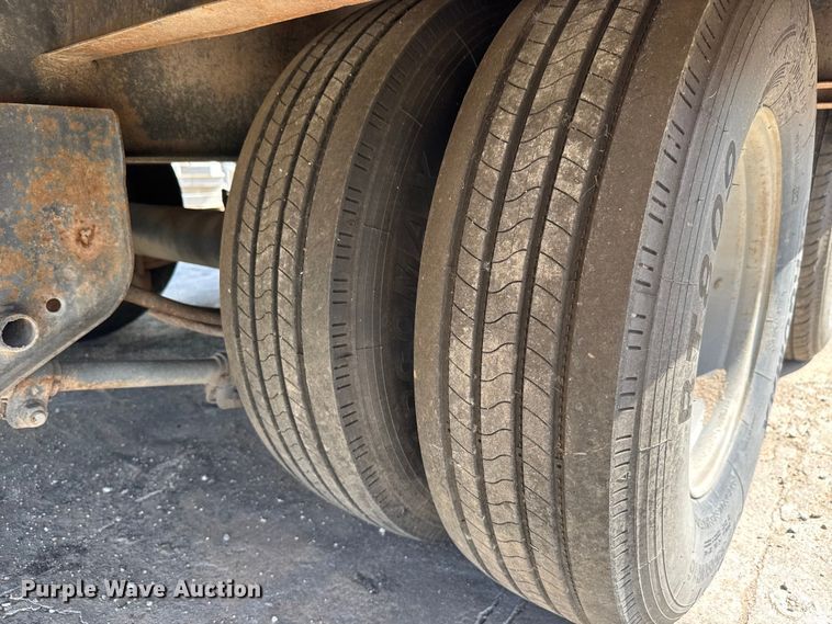 image for item EM8153 1994 Interstate  equipment trailer