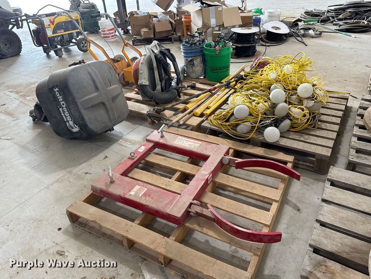 image for item EM8261 Lawn equipment