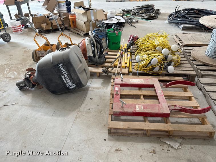 image for item EM8261 Lawn equipment